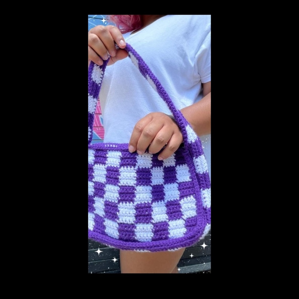 'Check me out' crochet bag